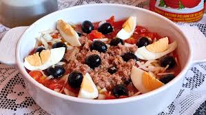 plato con ensalada murciana